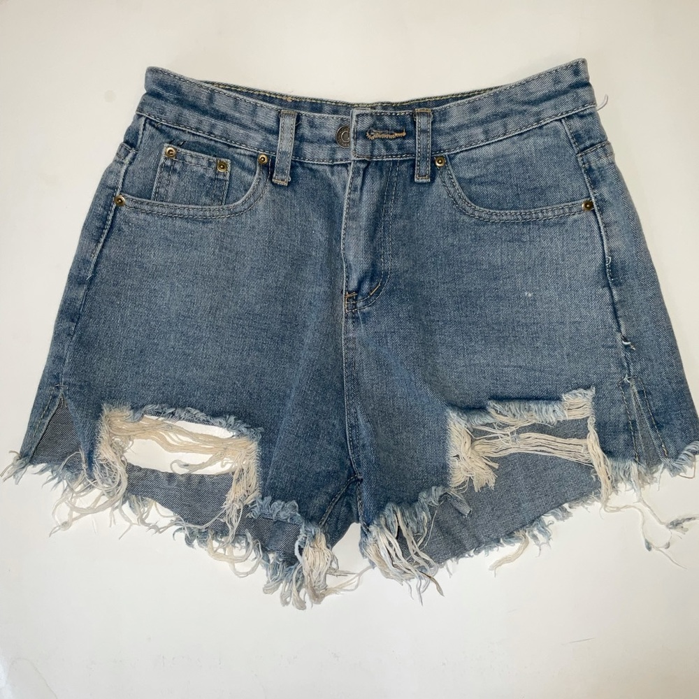 medium washed blue denim shorts